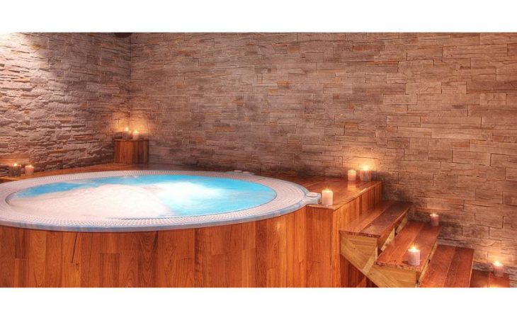 Hotel Les Balcons-Village, La Plagne, Hot-tub